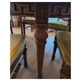 Beautiful Vintage Dinning Table W/chairs