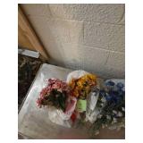3 Artificial floral bouquets