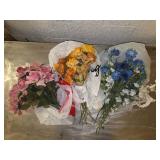 3 Artificial floral bouquets