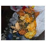 3 Artificial floral bouquets