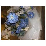 3 Artificial floral bouquets