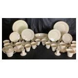 Lenox Gold Leaf Hayworth Porcelain Fine China Set - Cream Colored Ivory with Gold Trim