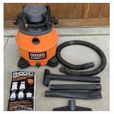 Ridgid 16 Gallon Wet/Dry Vac with Detachable Blower plus Hose and Attachments Model WD16800
