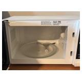 LLBR - Sunbeam Countertop Microwave Oven Model: SGS10701