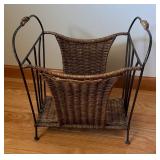 BR1 - Woven Bin with Tissue Holder