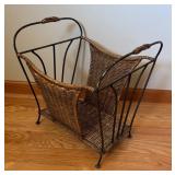 BR1 - Woven Bin with Tissue Holder