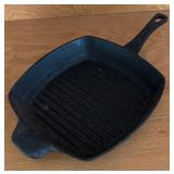 LR - Calphalon Cast Iron Grill Pan