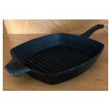 LR - Calphalon Cast Iron Grill Pan