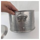 Everlast Forged Aluminum Hammered Pot with Lid - Grapevine Motif, Dual Handles