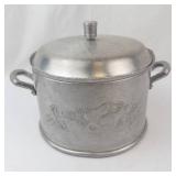 Everlast Forged Aluminum Hammered Pot with Lid - Grapevine Motif, Dual Handles