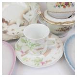 Teapot With Floral Motif & Gold Trim - Assorted Chinaware Set (Teapot, Cups & Saucers)