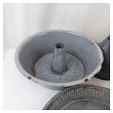 Vintage Gray Crackle Enamelware Cookware Set - Stock Pot, Plate & Cups