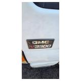 2000 GMC W3500 flatbed Lawn Truck with Debris Handler