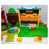 Vintage Fisher-Price Little People Neighborhood Playset – 1989