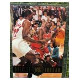 1994 MICHAEL JORDAN VS CLYDE DREXLER SKYBOX NBA CARD #SS-11 BULLS BLAZERS