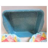 Pioneer Women Baking Pan, Plastic Bowl Set