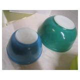 Vintage Pyrex Casseroles