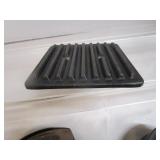 Cast Iron: Baking Dish, Grill Press