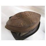 Cast Iron: Baking Dish, Grill Press