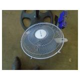 2 fans. As shown. CASH ON SITE ONLY. PICKUP IS TUESDAY MAY 19TH FROM 11 AM TO 4 PM. REGARDLESS WHAT THE SCHEDULE STATES.