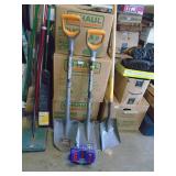 3 shovels. As shown. CASH ON SITE ONLY. PICKUP IS TUESDAY MAY 19TH FROM 11 AM TO 4 PM. REGARDLESS WHAT THE SCHEDULE STATES.