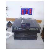 Vintage turn table with 2 vhs palyers. As shown. CASH ON SITE ONLY. PICKUP IS TUESDAY MAY 19TH FROM 11 AM TO 4 PM. REGARDLESS WHAT THE SCHEDULE STATES.