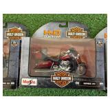 3 Harley Davidson 1/18 Scale Motorcycles