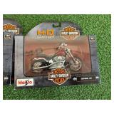 3 Harley Davidson 1/18 Scale Motorcycles