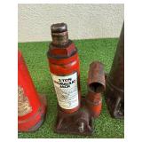 Hydraulic Jacks & Small Chain