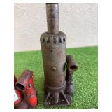 Hydraulic Jacks & Small Chain