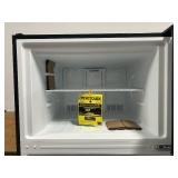 ^Vissani 18 cu. ft. Top Freezer Refrigerator in Fingerprint Resistant Stainless Look, Garage Ready MDTF18SSR Msrp $869.00