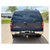 2004 CHEVROLET SUBURBAN 1500 LT (NO RESERVE)