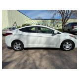2013 HYUNDAI ELANTRA GLS *No Accidents Reported* (NO RESERVE)