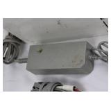 Nintendo Wii Console Bundle (White) with Remote, Nunchuk, Sensor Bar, AV Cables and Power Supply (very warn down, does  not read disc)