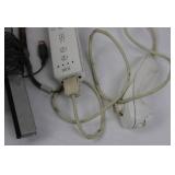Nintendo Wii Console Bundle (White) with Remote, Nunchuk, Sensor Bar, AV Cables and Power Supply (very warn down, does  not read disc)