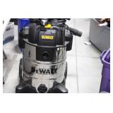 DEWALT DXV16 60 L Wet/Dry Vacuum - 120V, 12A, 16 Gallon