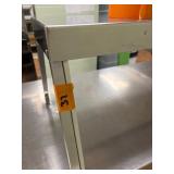 STAINLES STEEL FOOD SERVING STATION