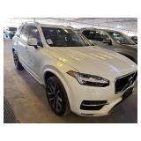2017 Volvo XC90 T6 Momentum AWD