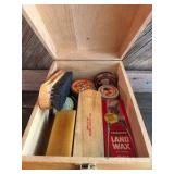 Vintage Griffin Shinemaster Wooden Shoe Shine Box Kit w/ Brushes, Polish & Accessories.