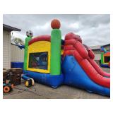 15 X 27 - 3-D Sports - 5 in 1 - Wet or Dry Bouncer with Slide