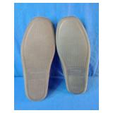 Brand New  Minnetonka Men