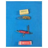 Woodcraft folding pocket knife featuring a wooden handle with the brand logo.