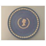 Wedgwood Queen Elizabeth II Silver Jubilee Commemorative Plate