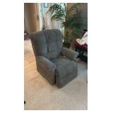 Power Lift Chair / reclinder.