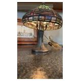 (2)Tiffany-style lamps