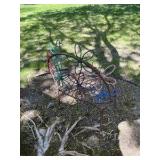 Concrete lawn ball hoder; metal wire seat