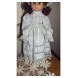 (4) vintage porcelain dolls