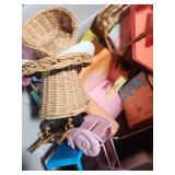 Mixed Dollhouse Furniture & Accessories (Lot of 18)