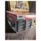 AMT California Hauler Peterbilt 359 & Revell Supervettes Model Kits (Lot of 2)