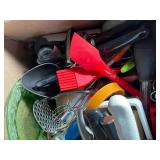 Mixed Kitchen Utensil Lot